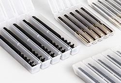 Emballage en plastique pour tarauds Une sélection d'emballages plastiques pour les outils de filetage.