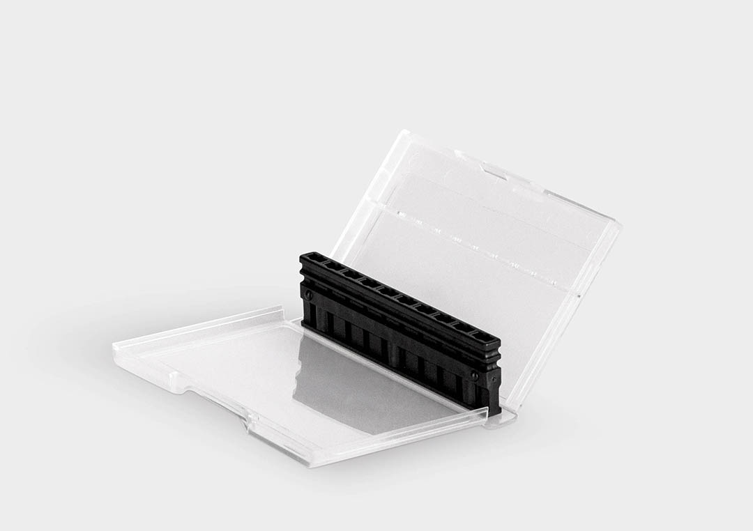 MicroBox MB 10 : un emballage de haute qualité pour 10 micro-outils, fraises de précision et forets.